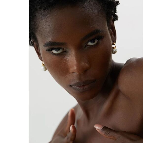 #36 New Unique Pearl Drop Huggie Earrings - Picture 12 of 14